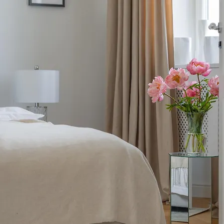 Nowy Swiat 61 With Parking Appartement *