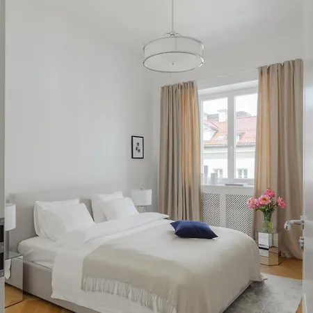 Nowy Swiat 61 With Parking *