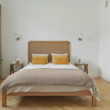 Nowy Swiat 61 With Parking