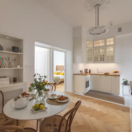 Appartement Nowy Swiat 61 With Parking Warschau