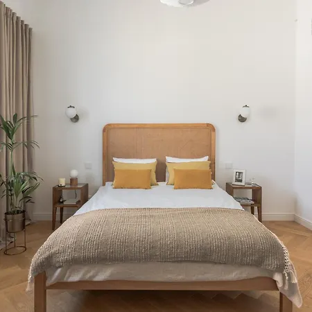 Nowy Swiat 61 With Parking *