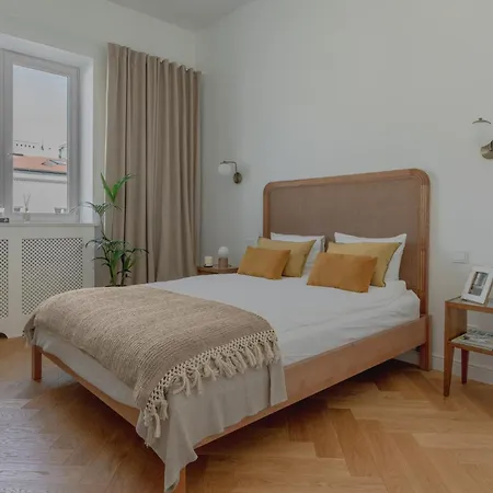 Nowy Swiat 61 With Parking *