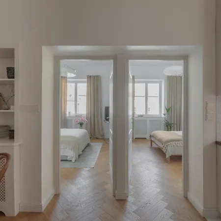 Nowy Swiat 61 With Parking Apartment